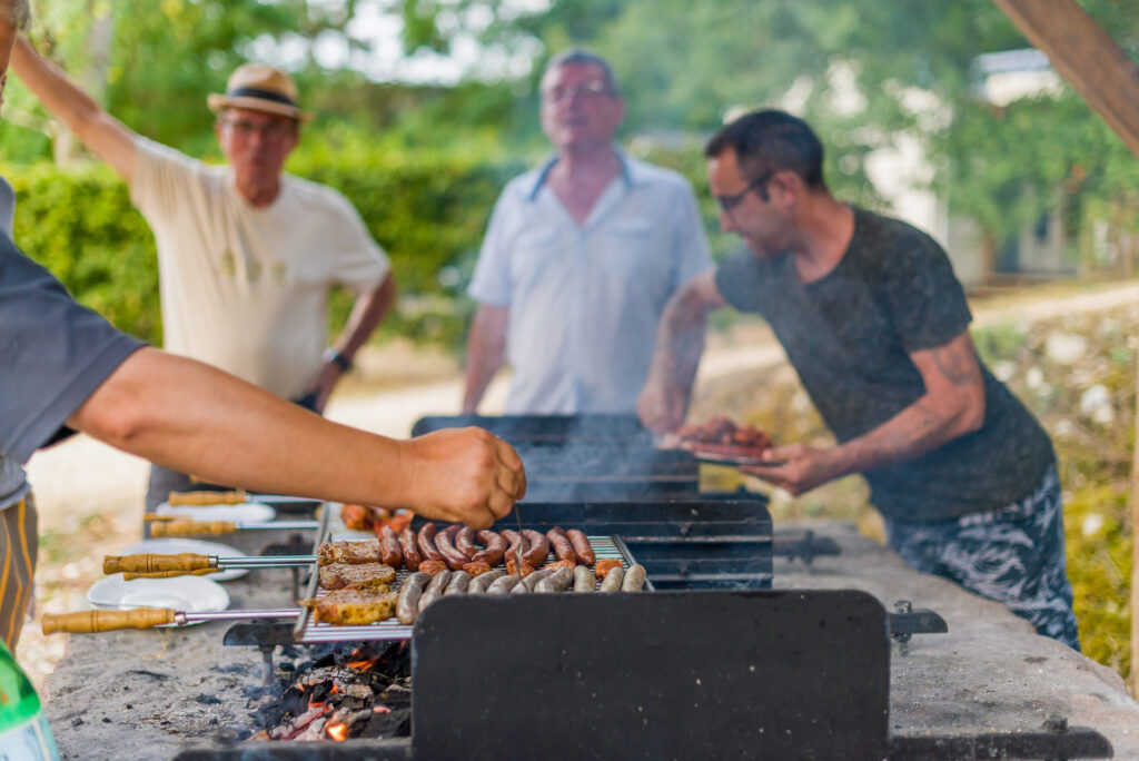 barbecue collectif libre service camping 3 etoiles letrel dordogne 4