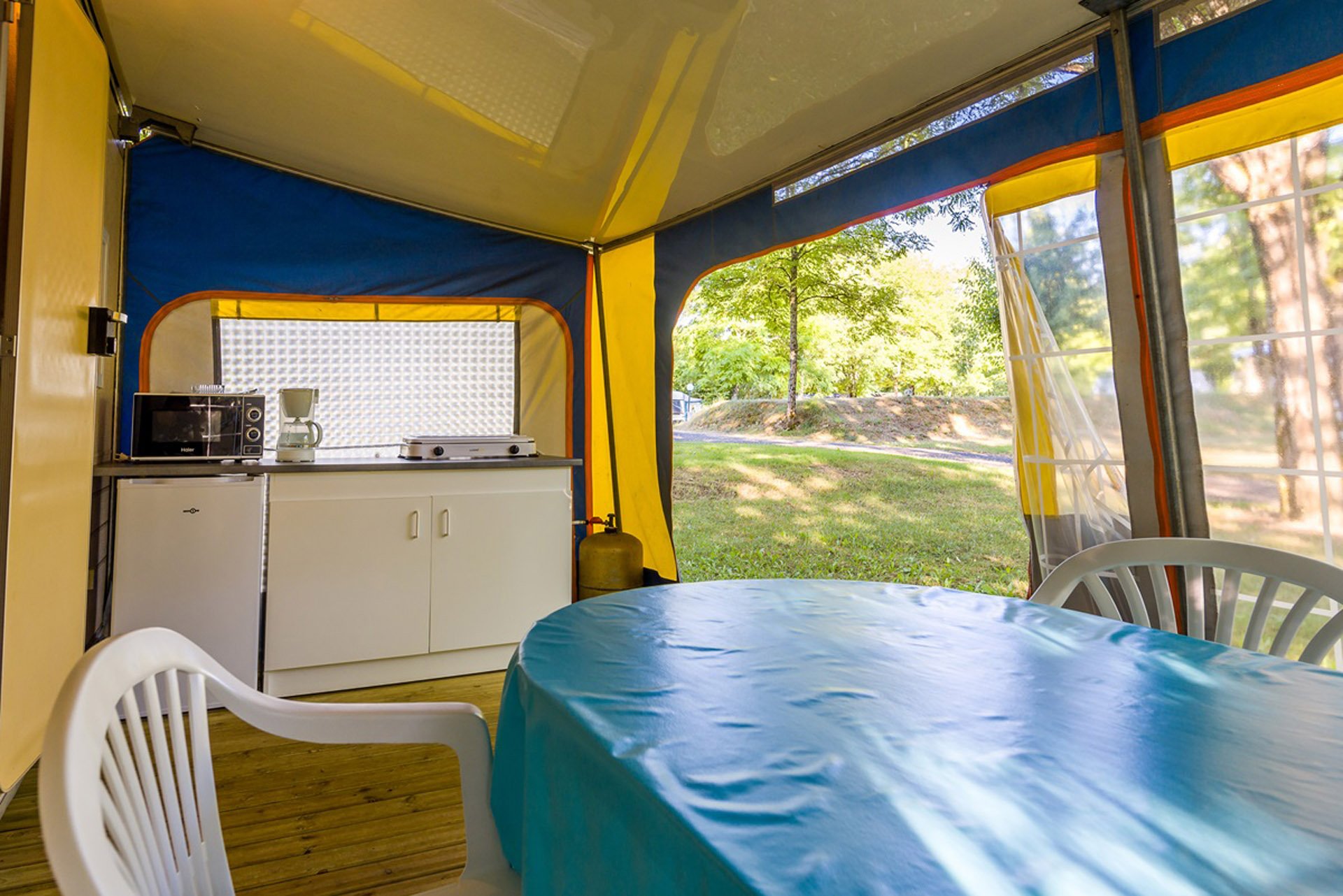 hebergement bungalow confort camping 3 etoiles letrel perigord noir 3