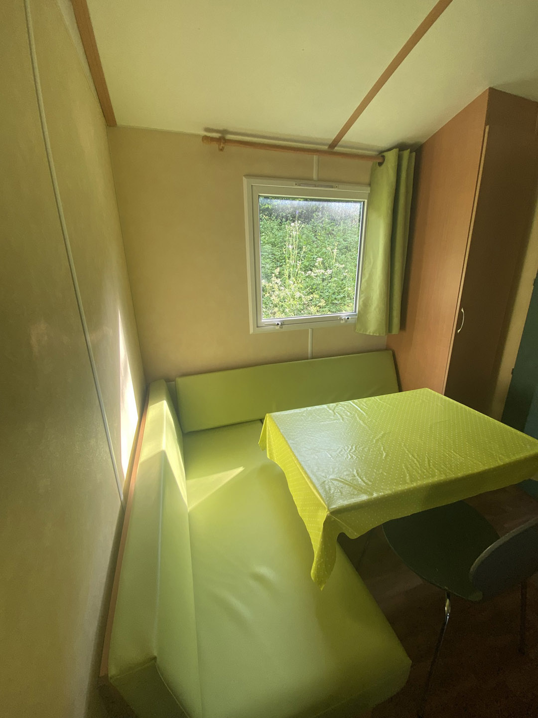 mobil home 4 personnes nature terrasse bois couverte camping 3 etoiles letrel dordogne 4