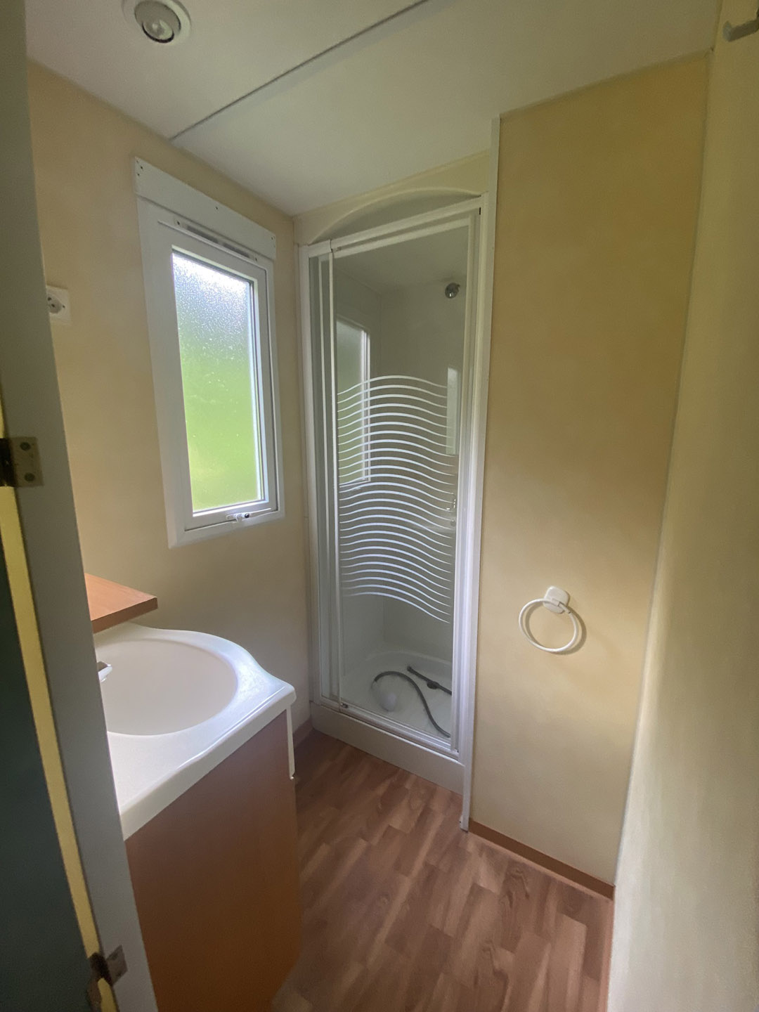 mobil home 4 personnes nature terrasse bois couverte camping 3 etoiles letrel dordogne 7