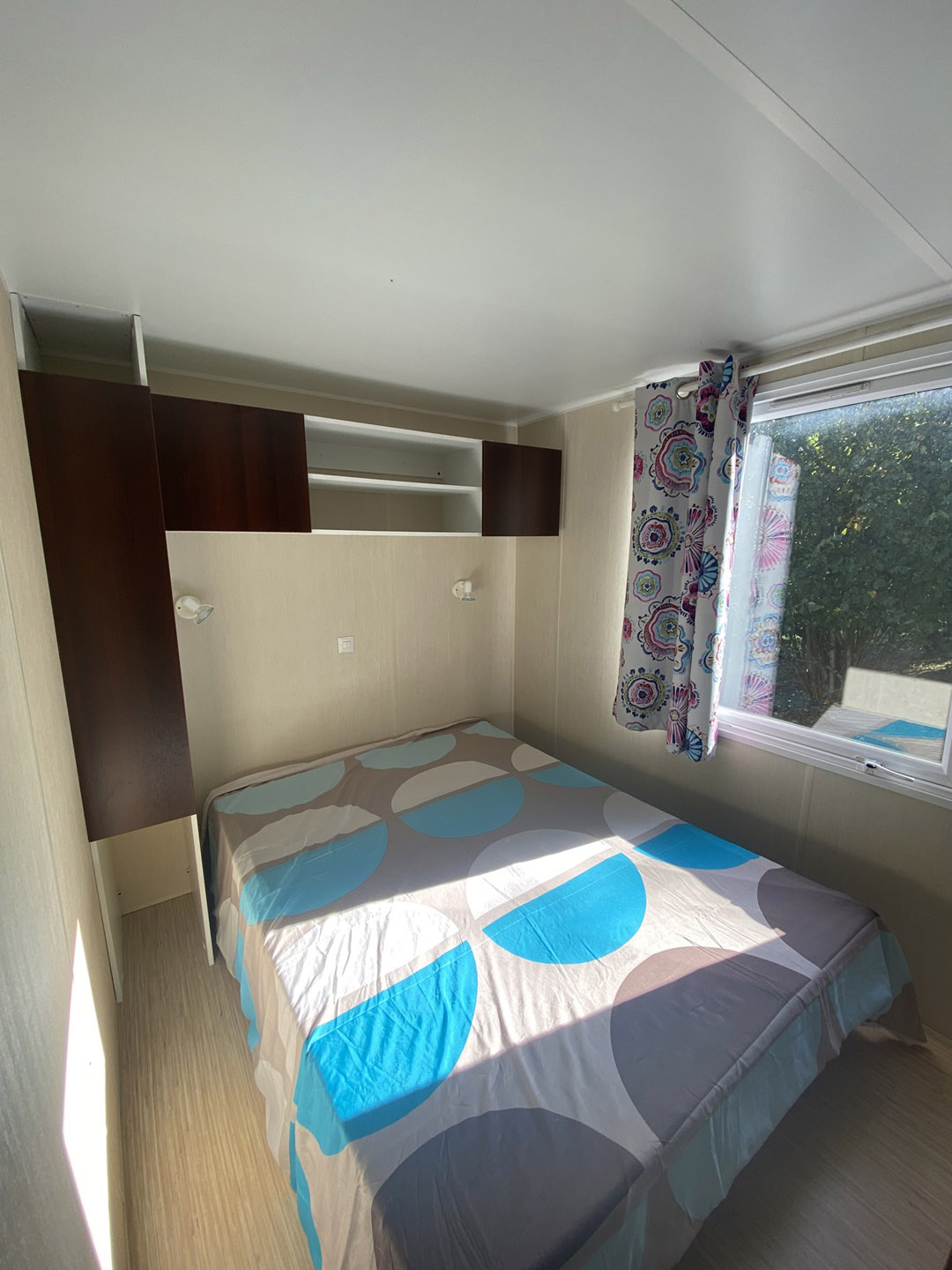 mobil home 5 personnes nature terrasse bois camping 3 etoiles letrel perigord noir 2