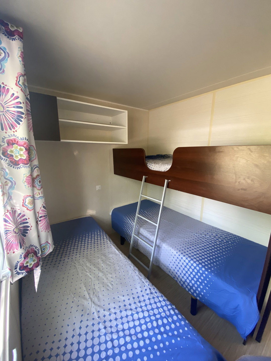 mobil home 5 personnes nature terrasse bois camping 3 etoiles letrel perigord noir 3
