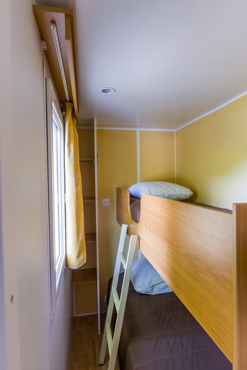 mobil home 6 personnes lits superposés terrasse bois camping 3 etoiles letrel dordogne 1