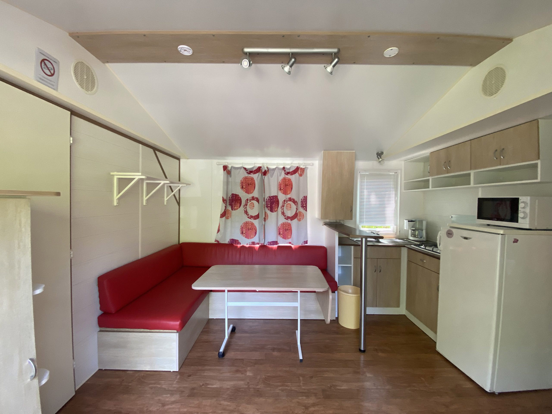 mobil home 6 personnes nature terrasse bois camping 3 etoiles letrel dordogne 7