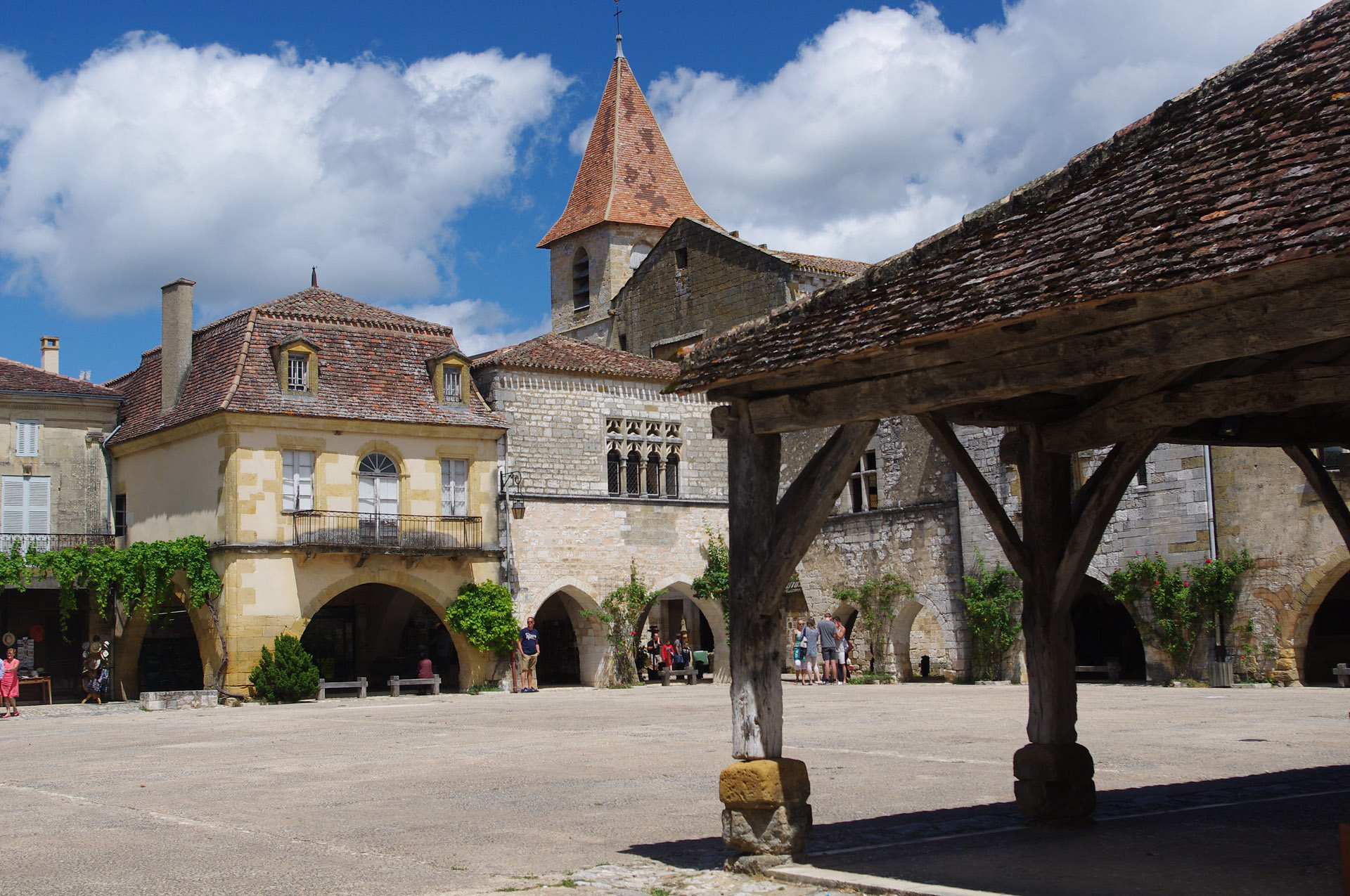 camping le trel perigord recommandation activite visite village monpazier