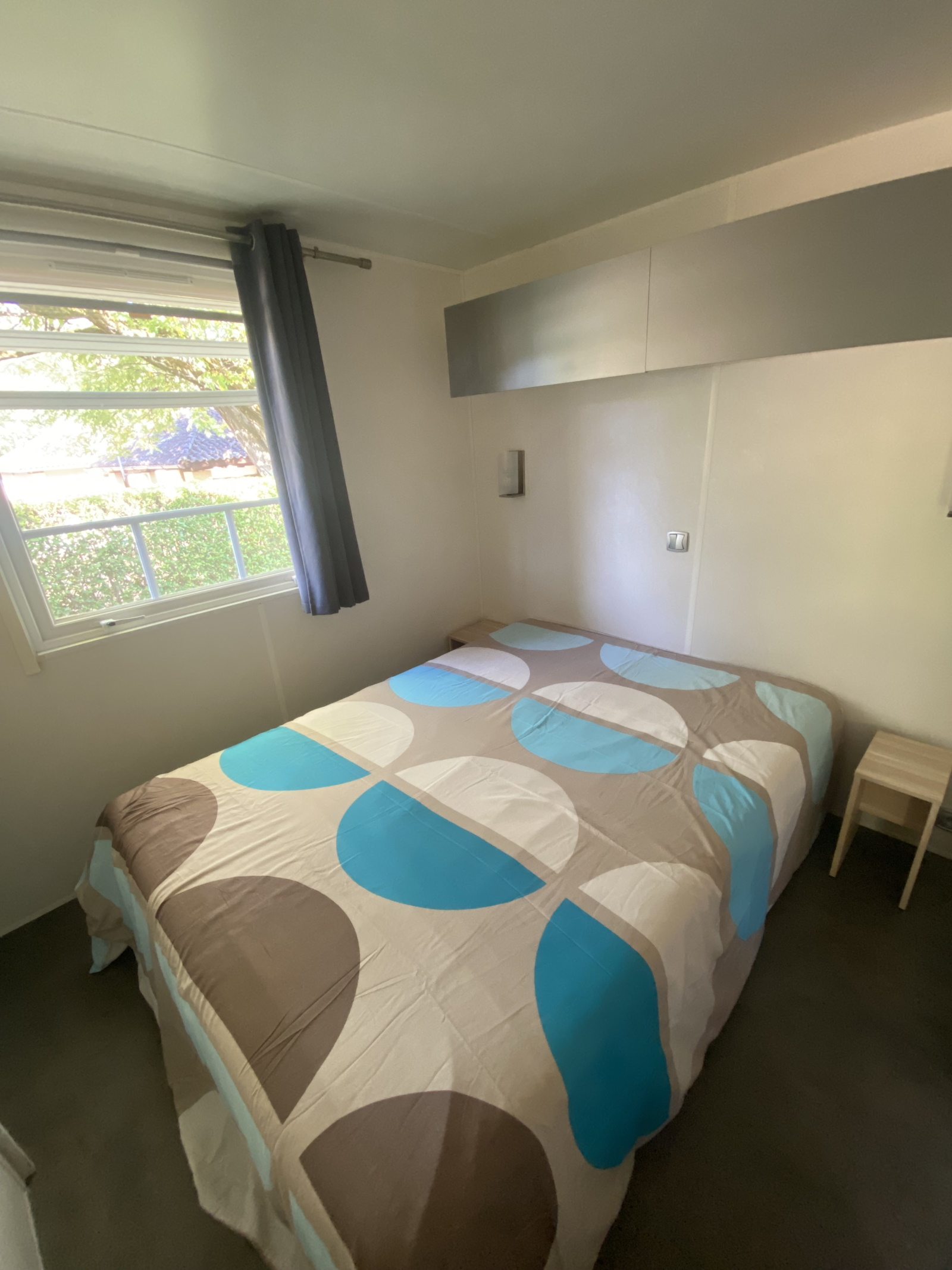 mobil home 6 personnes nature terrasse bois non couverte camping 3 etoiles letrel dordogne 2