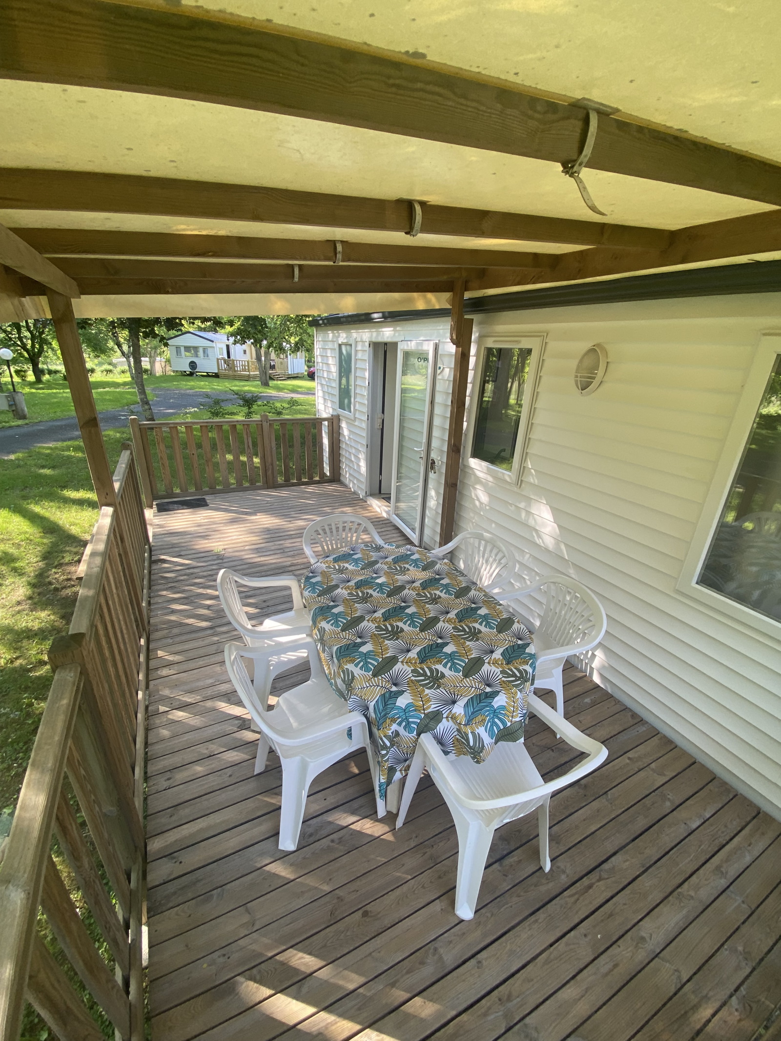 mobil home 6 personnes nature terrasse bois semi couverte camping 3 etoiles letrel dordogne